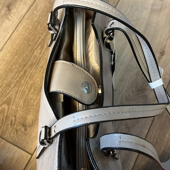 Mondani NewYork Tote - Picture 3 of 8